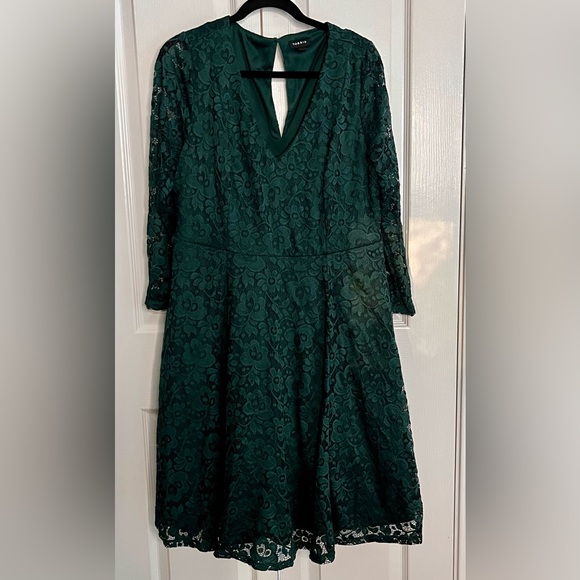 TORRID WOMENS SKATER DRESS, GREEN , LACE , size 1 - Picture 1 of 7